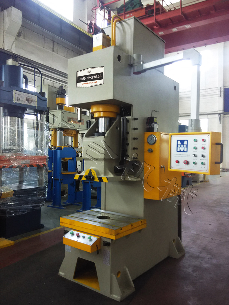 100噸導(dǎo)軌式液壓沖床(圖2) 100噸導(dǎo)軌式液壓沖床(圖2)