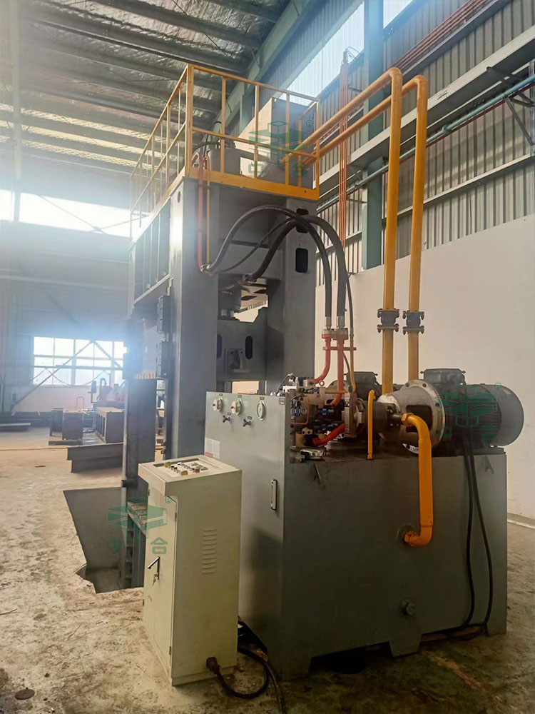 800噸框架式液壓機安裝調試完成