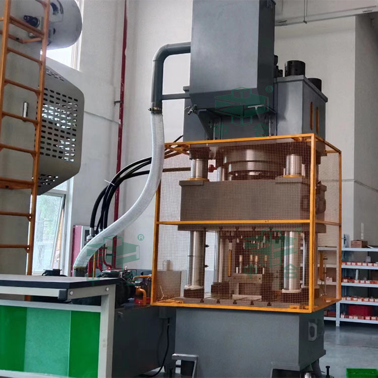 630噸四柱液壓機安裝完成.jpg 630噸四柱液壓機安裝完成.jpg