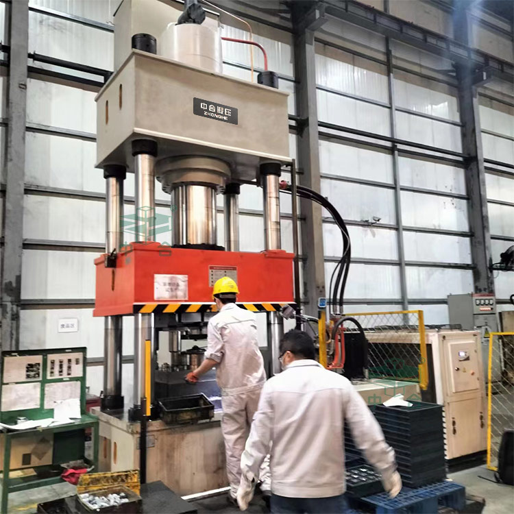 500噸汽車配件沖壓成型液壓機.jpg 500噸汽車配件沖壓成型液壓機.jpg