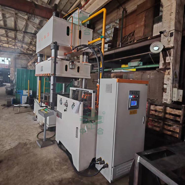 315噸伺服四柱液壓機.jpg 315噸伺服四柱液壓機.jpg