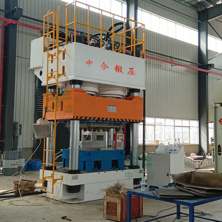 1600噸木屑托盤液壓機現場.jpg 1600噸木屑托盤液壓機現場.jpg