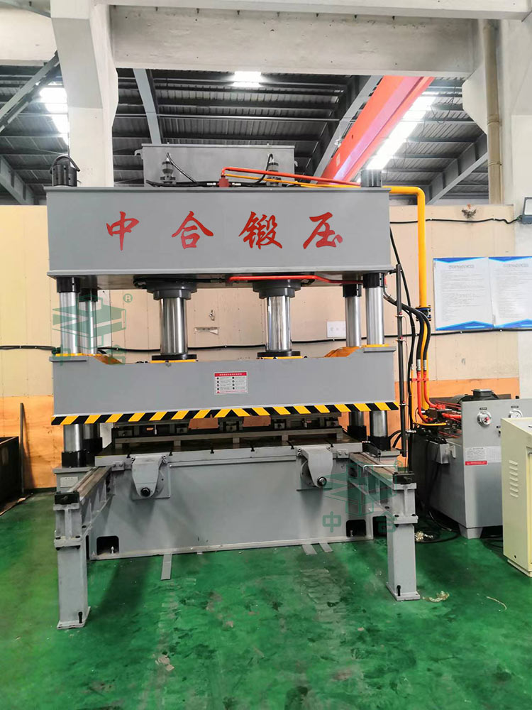 315噸鋁型材沖孔液壓機.jpg 315噸鋁型材沖孔液壓機.jpg