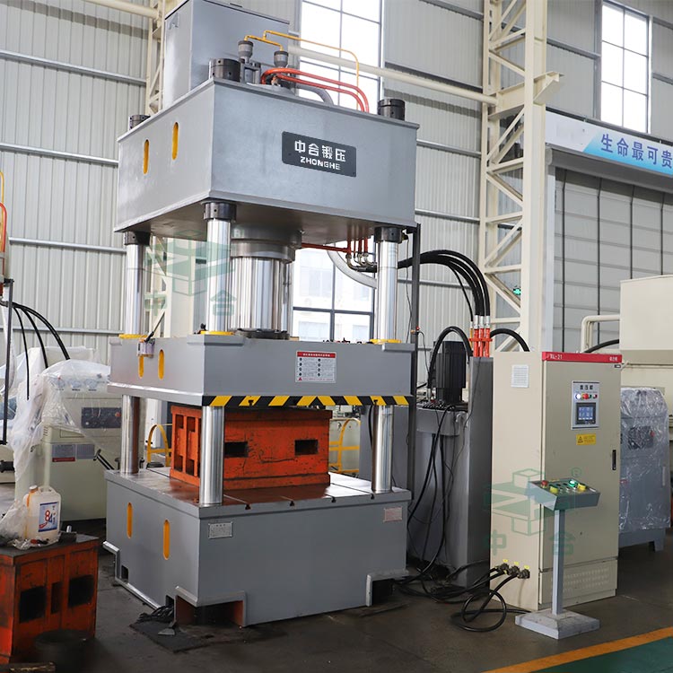 伺服315噸四柱液壓機.jpg 伺服315噸四柱液壓機.jpg