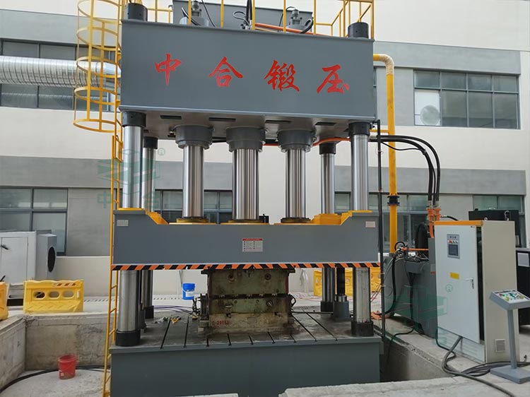 1000噸復合材料成型液壓機.jpg 1000噸復合材料成型液壓機.jpg