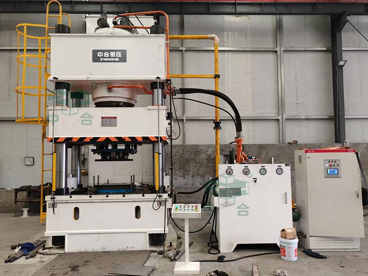 800噸農機配件拉伸液壓機現場.jpg 800噸農機配件拉伸液壓機現場.jpg