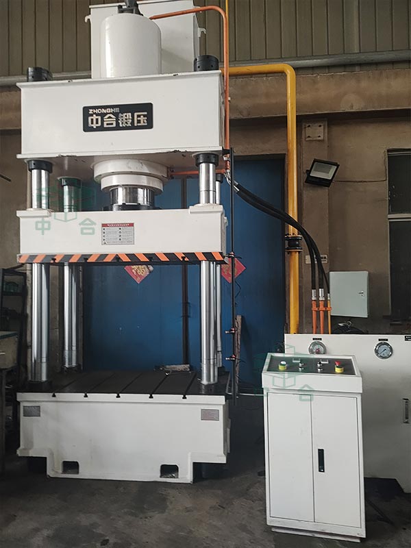 400噸三梁四柱液壓機.jpg 400噸三梁四柱液壓機.jpg