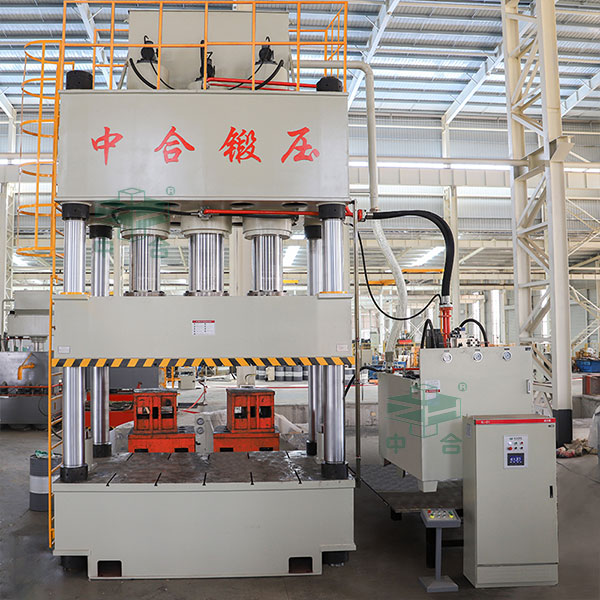 1500噸四柱液壓機(jī).jpg 1500噸四柱液壓機(jī).jpg