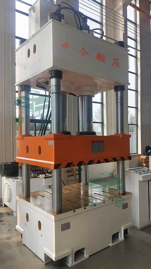 315噸四柱液壓機(2).jpg 315噸四柱液壓機(2).jpg