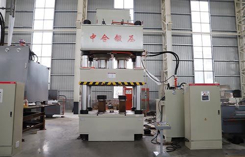 滕州中合鍛壓四柱液壓機：工業精工的優秀典范