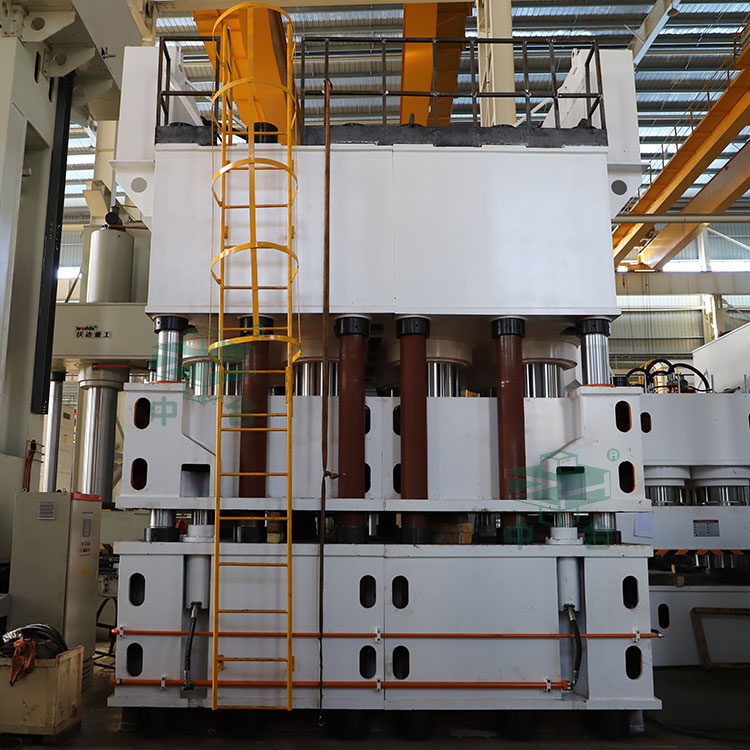 4500噸液壓機.jpg 4500噸液壓機.jpg