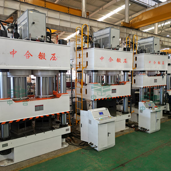 1600噸四柱液壓機.jpg 1600噸四柱液壓機.jpg