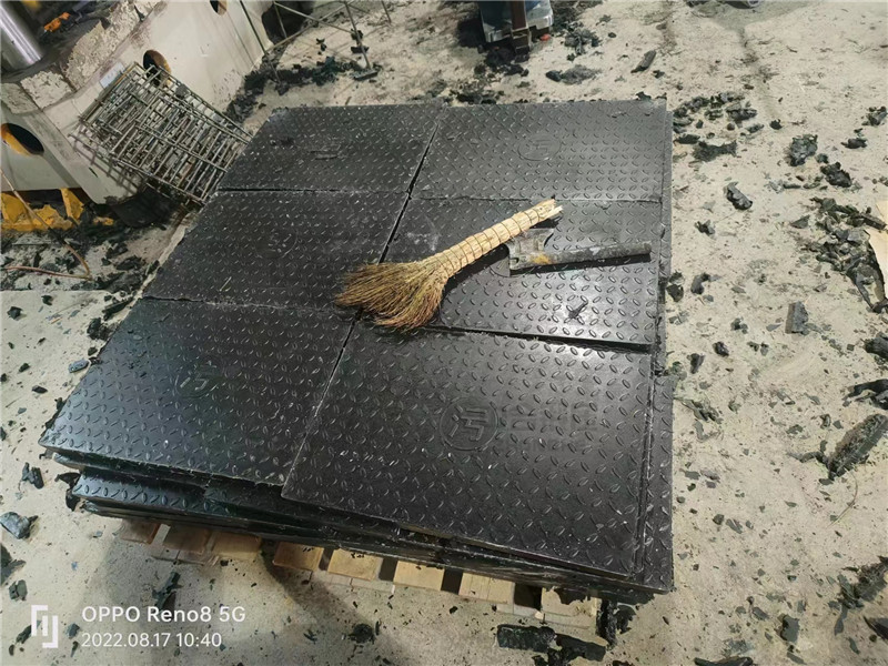 樹脂井蓋地磚生產設備_315噸油壓機_國標液壓機(圖2) 樹脂井蓋地磚生產設備_315噸油壓機_國標液壓機(圖2)