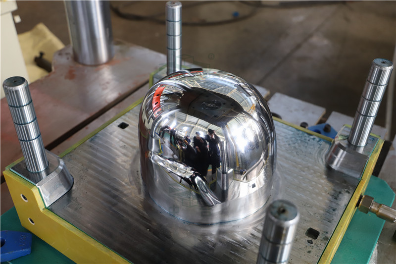 芳綸纖維頭盔下模